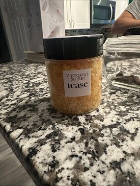 Victoria's Secret Tease Bath Crystals - Yellow Jar